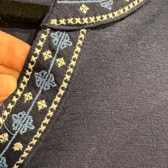 NWT Croft & Barrow Size XXL Knit Sleeveless Top Embroidered Neckline Navy Comfy - Picture 8 of 8